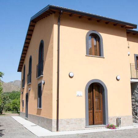 ホテル La Porta Delle Gole Motta Camastra エクステリア 写真
