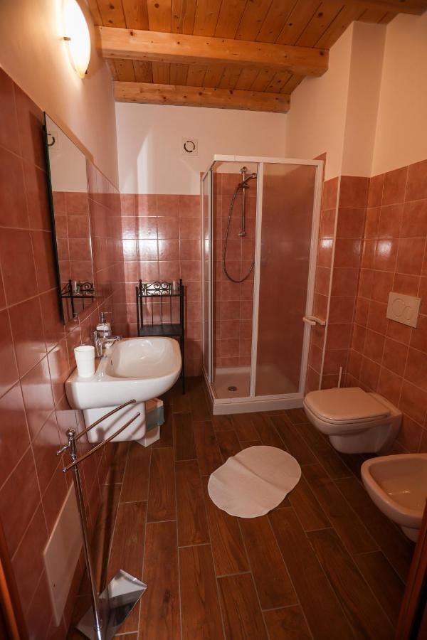 ホテル La Porta Delle Gole Motta Camastra エクステリア 写真